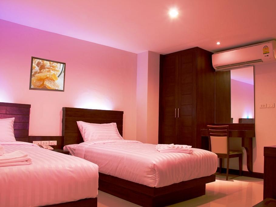 Hotel Oyo 373 Mc Ginger House Patong Exterior foto