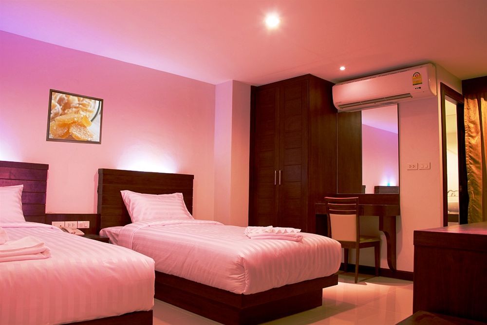 Hotel Oyo 373 Mc Ginger House Patong Exterior foto