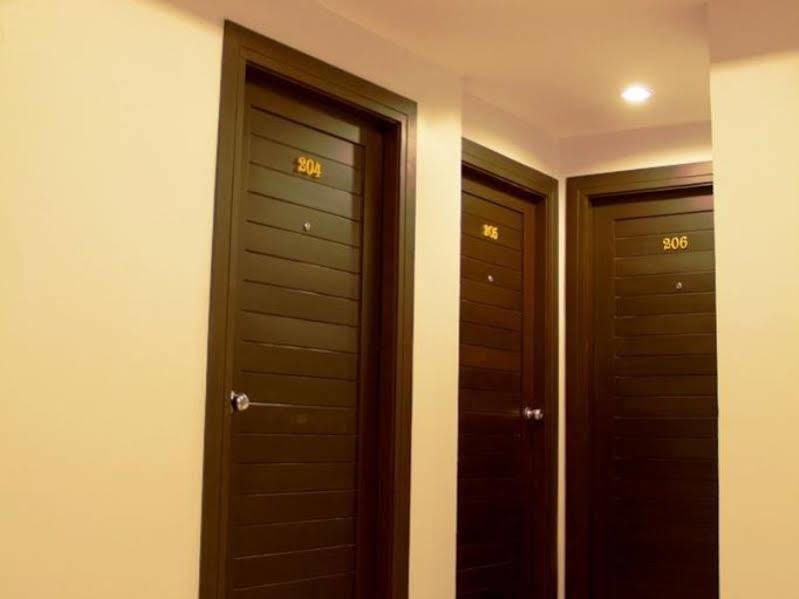 Hotel Oyo 373 Mc Ginger House Patong Exterior foto